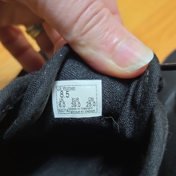 Vans- Womens Black Shoes NWOT - Picture 5 of 5